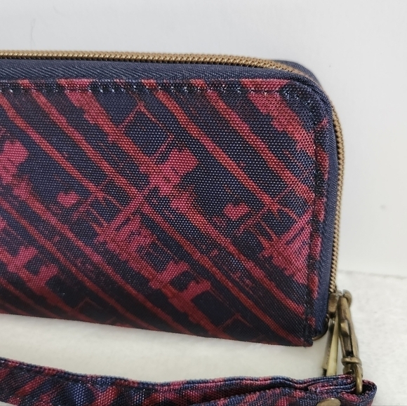 Travelon Navy Blue Burgandy Maroon Red RFID Wristlet Wallet NWT - Picture 5 of 16